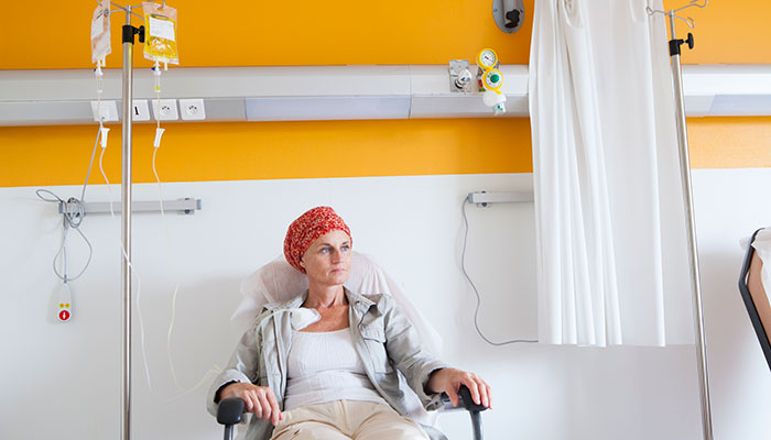 Breast cancer patient receives high-dose chemotherapy (HDCT)