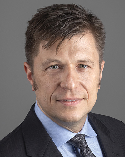 Peter G Czarnecki, MD